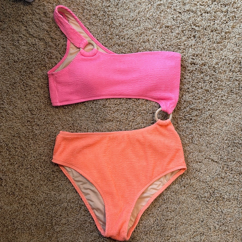 One piece swimsuit